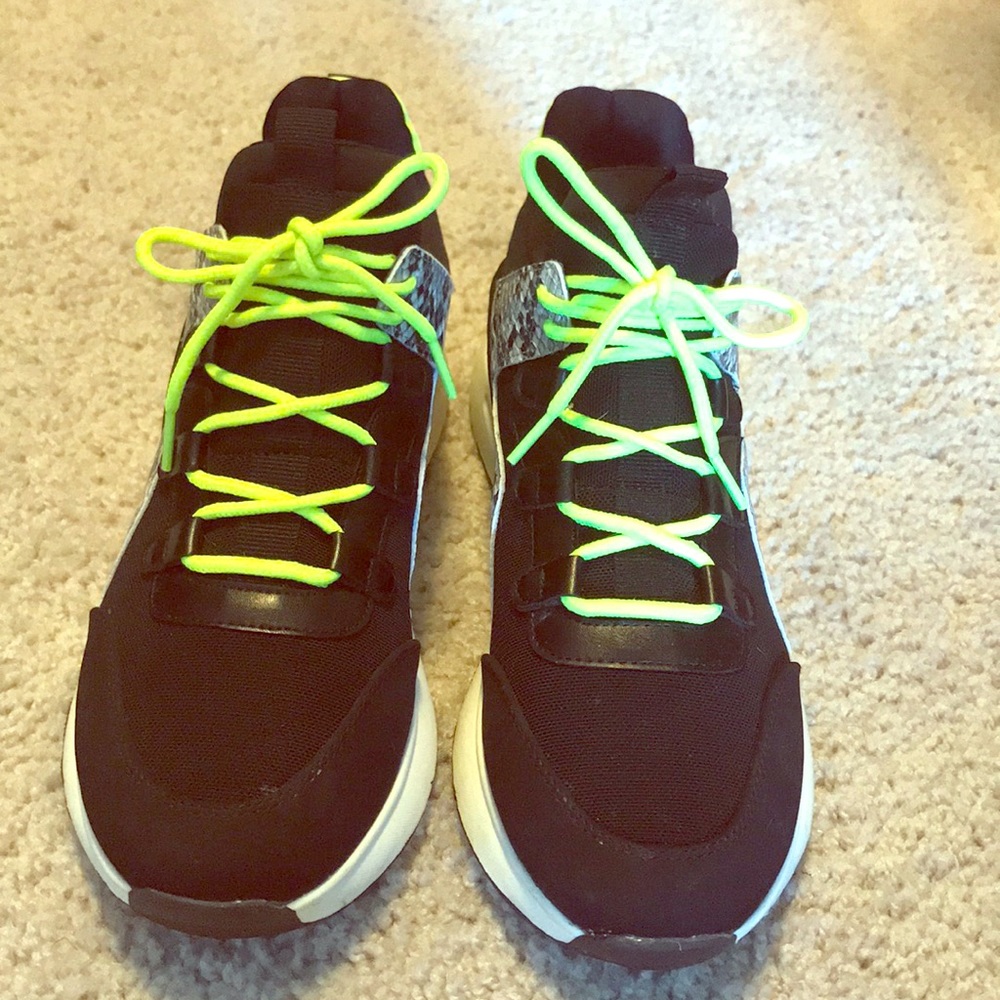 New and Stylish Shoedazzle Sneakers